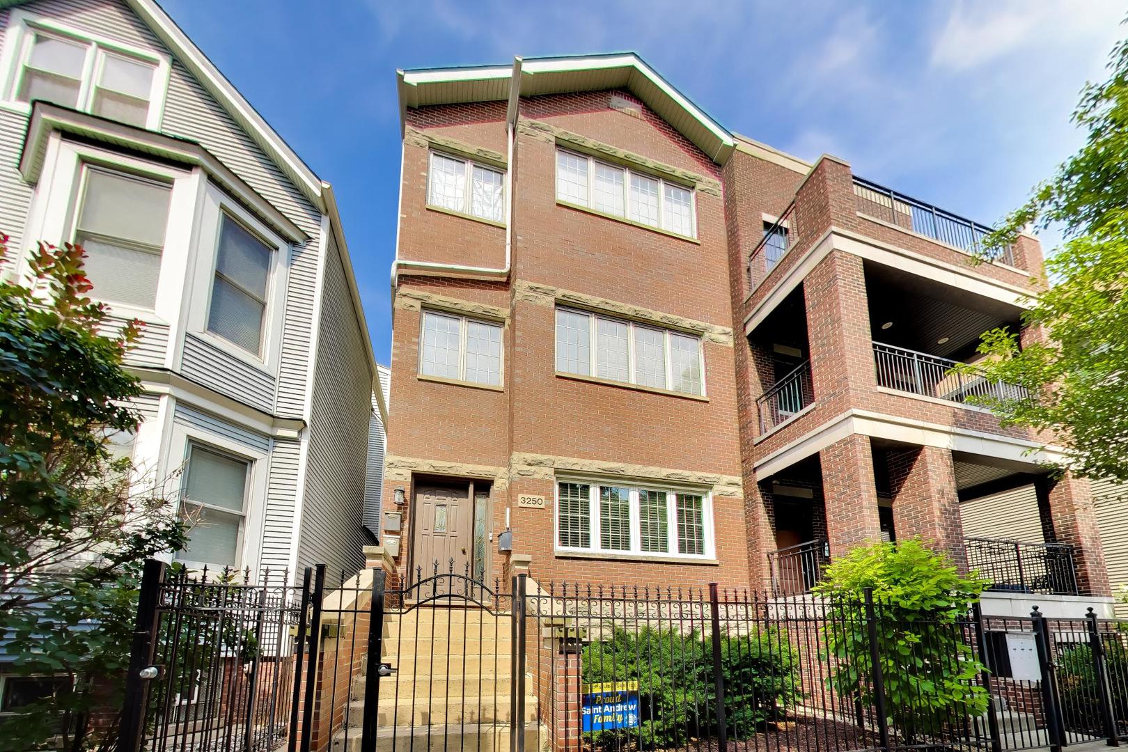 3250 N Damen Avenue 2 Property Photo 1