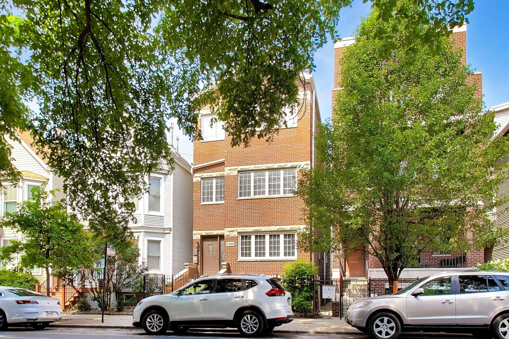 3250 N Damen Avenue 2 Property Photo 2