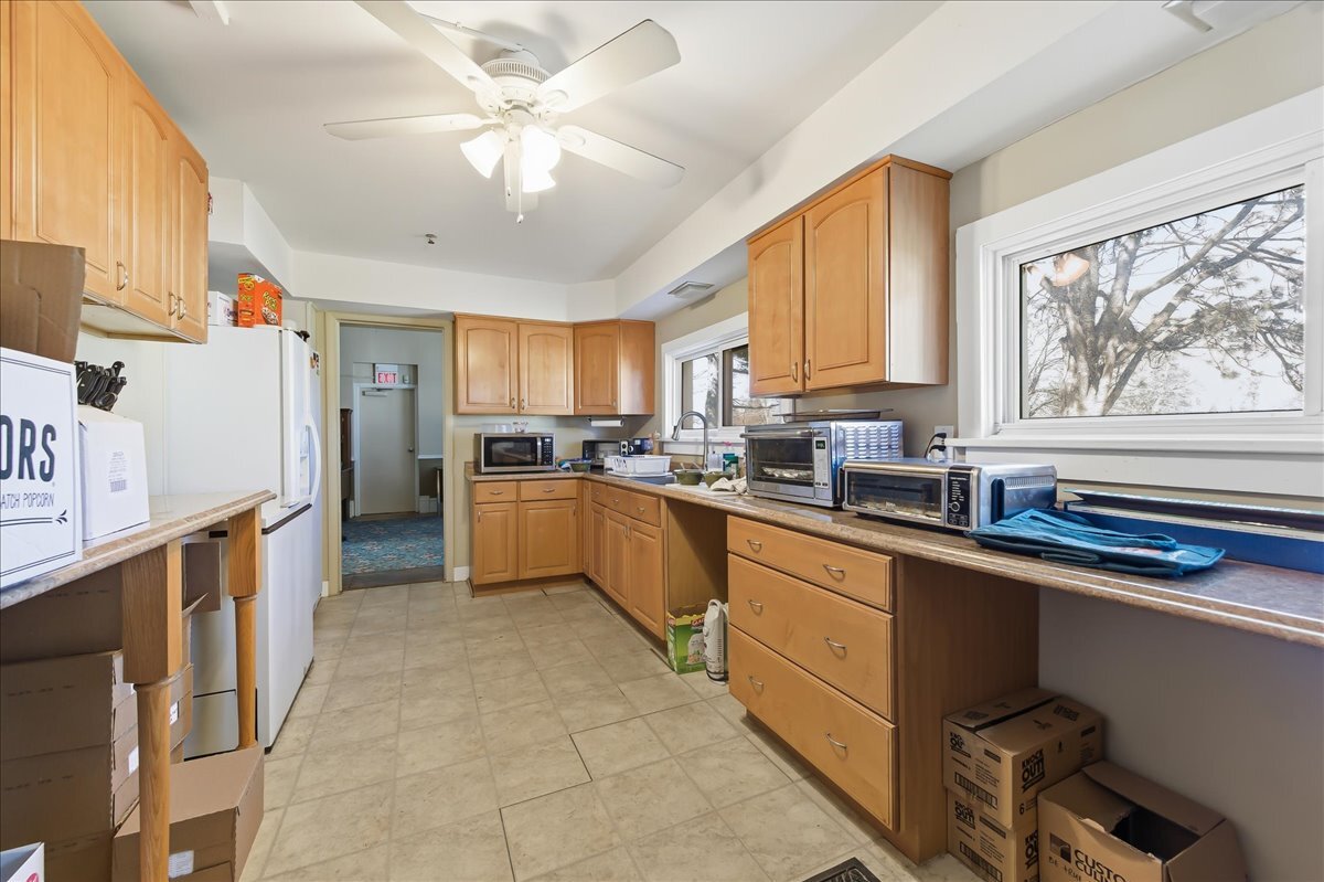 479 N Lake Street Property Photo 6