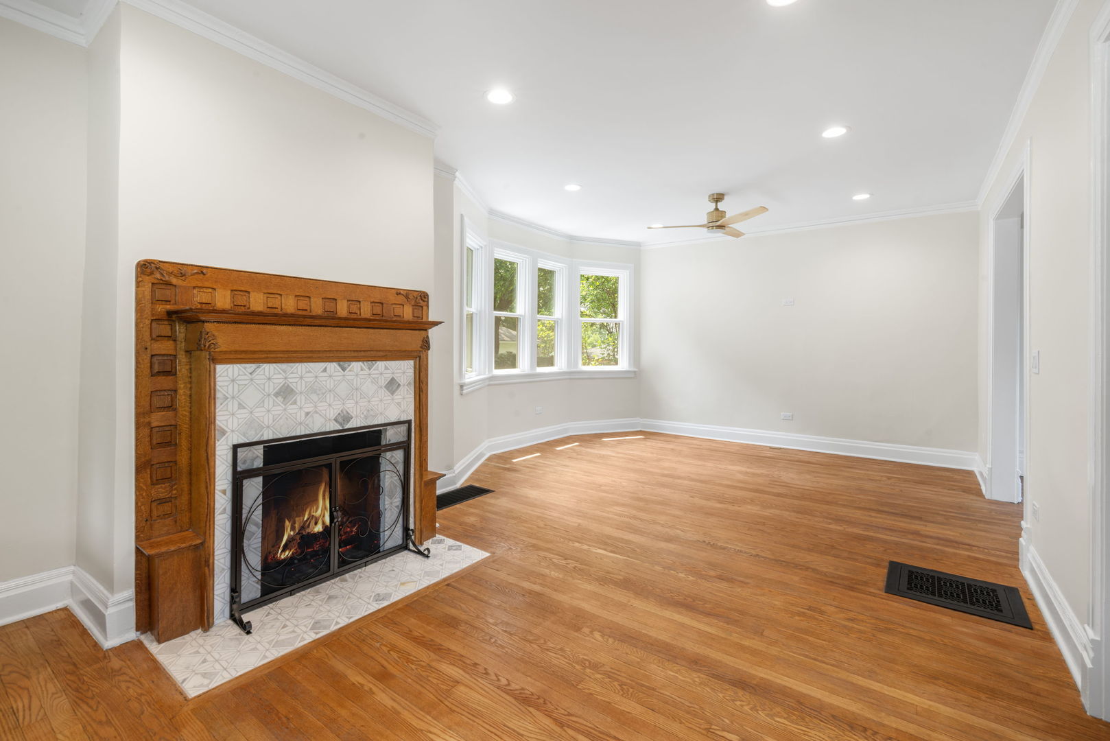 4142 Wolf Road Property Photo 6