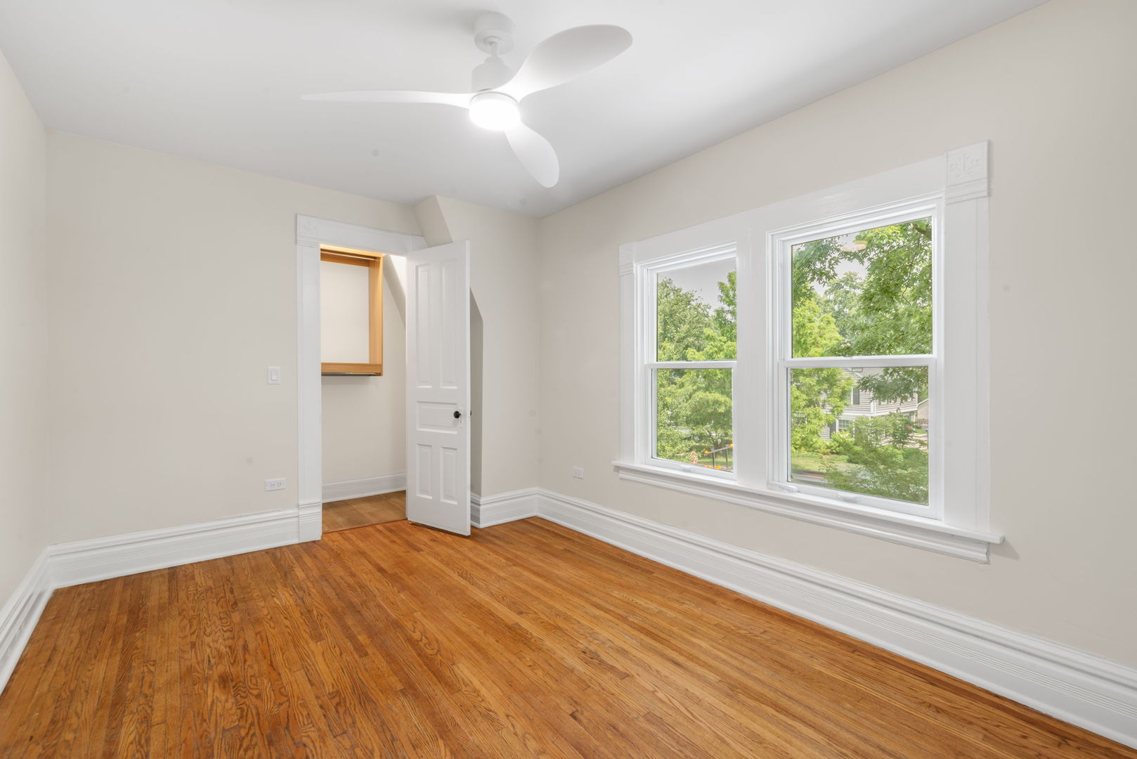 4142 Wolf Road Property Photo 16