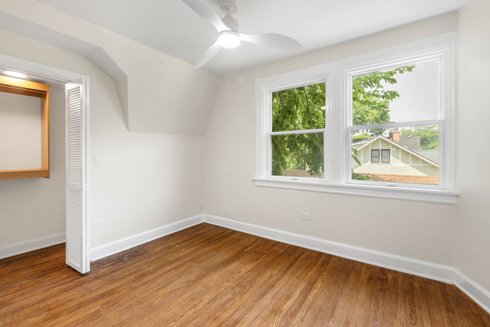 4142 Wolf Road Property Photo 20