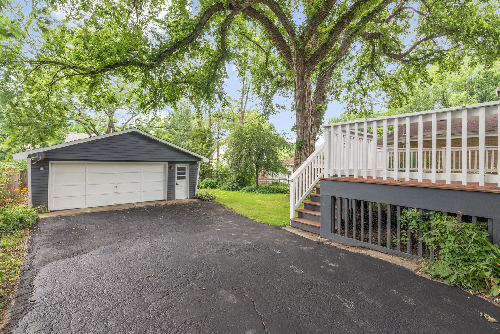 4142 Wolf Road Property Photo 25