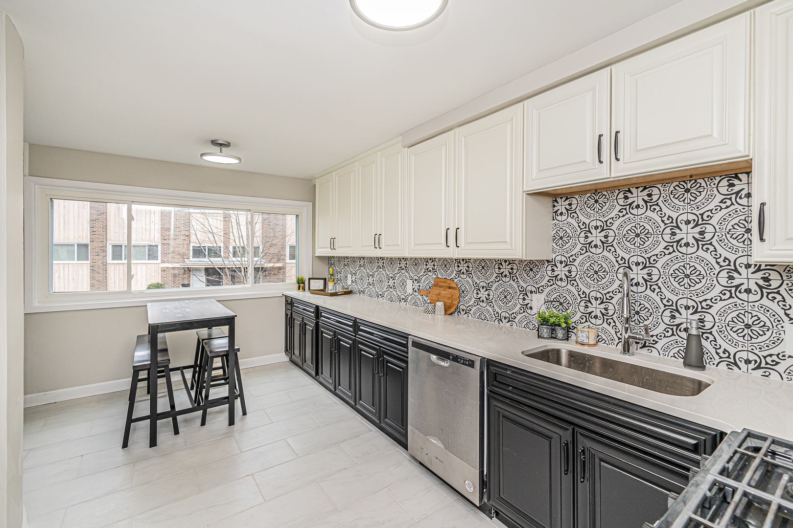432 Skokie Boulevard Property Photo 13