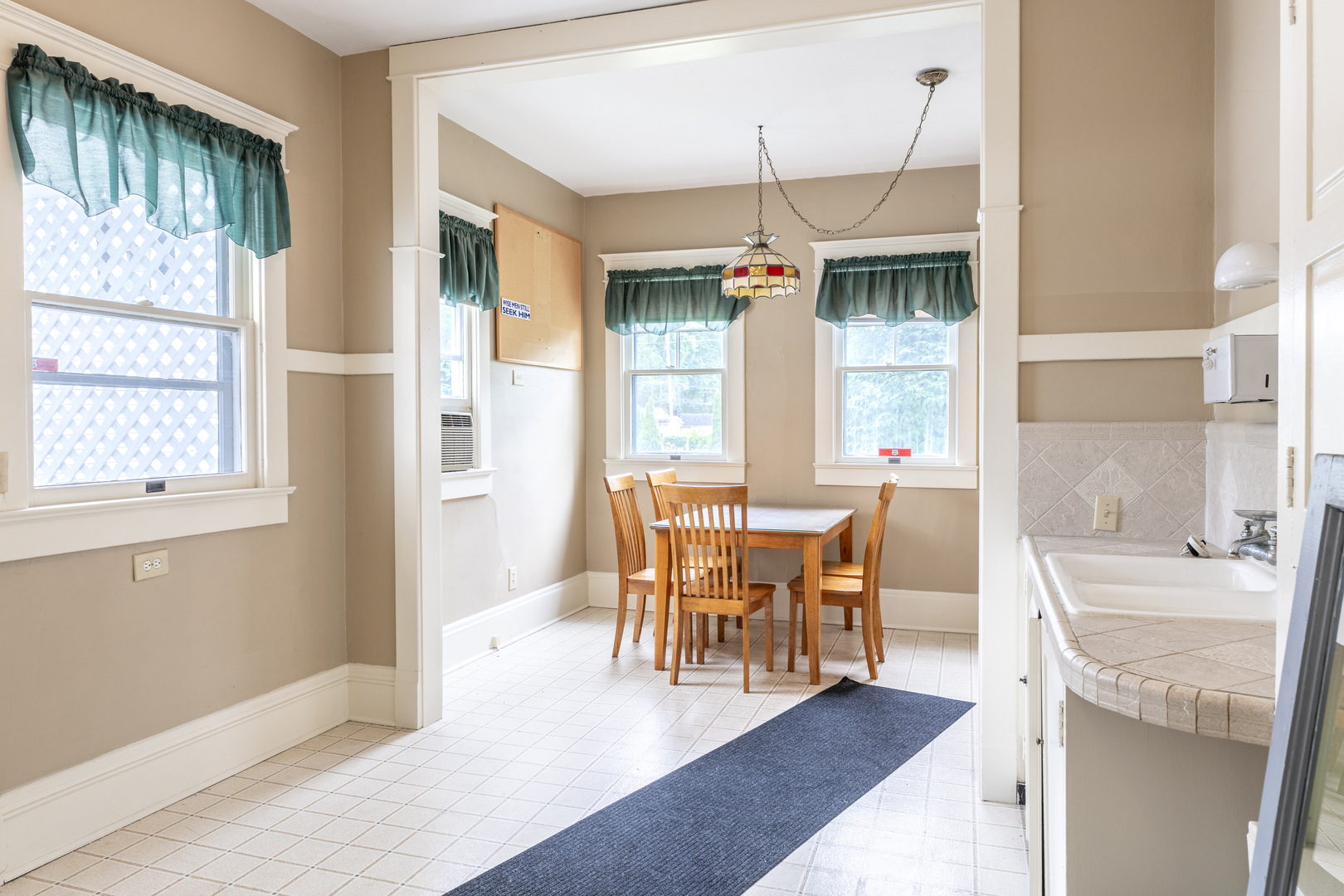1440 12th Street Property Photo 2
