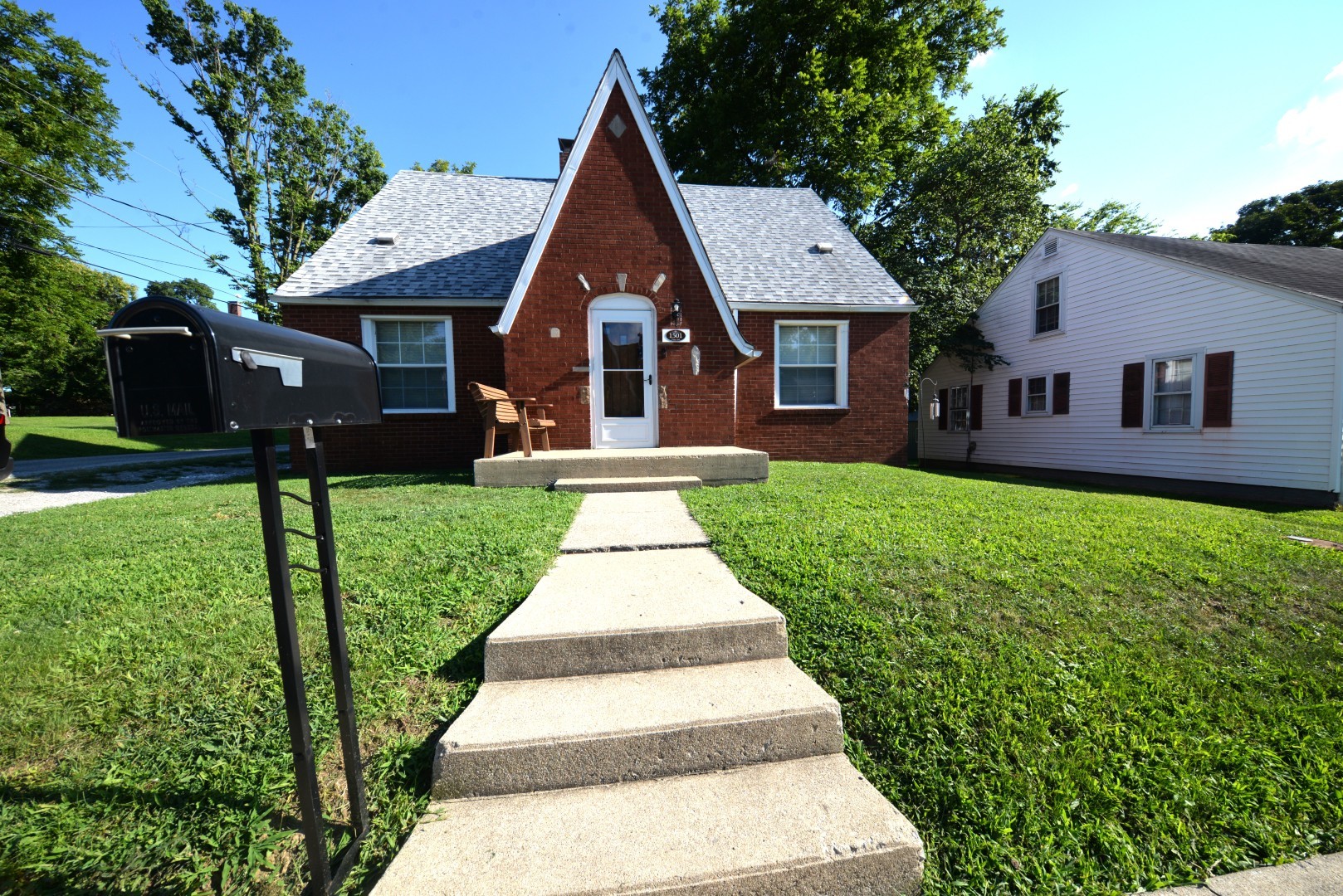 1501 Viola Avenue Property Photo 1