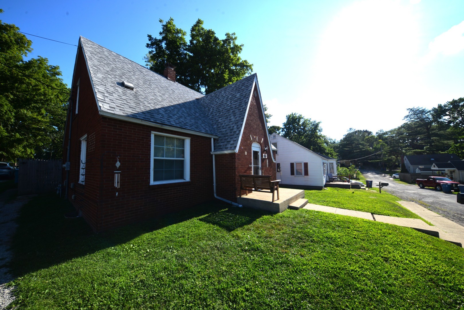 1501 Viola Avenue Property Photo 3