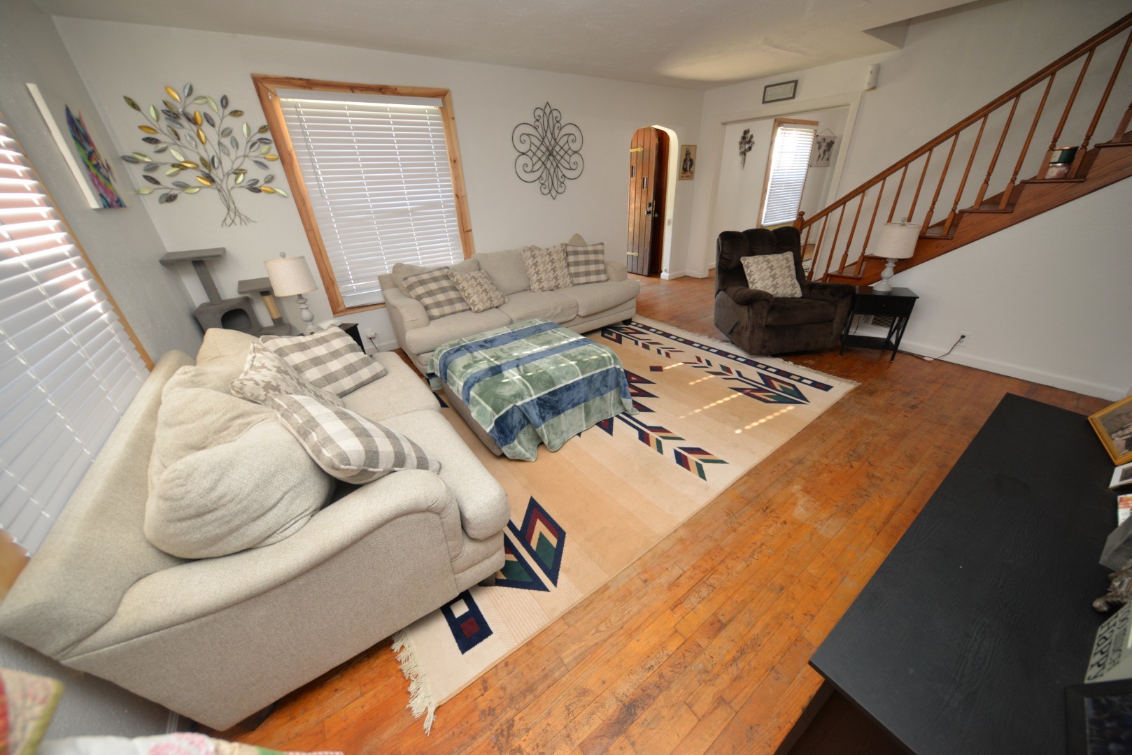 1501 Viola Avenue Property Photo 8