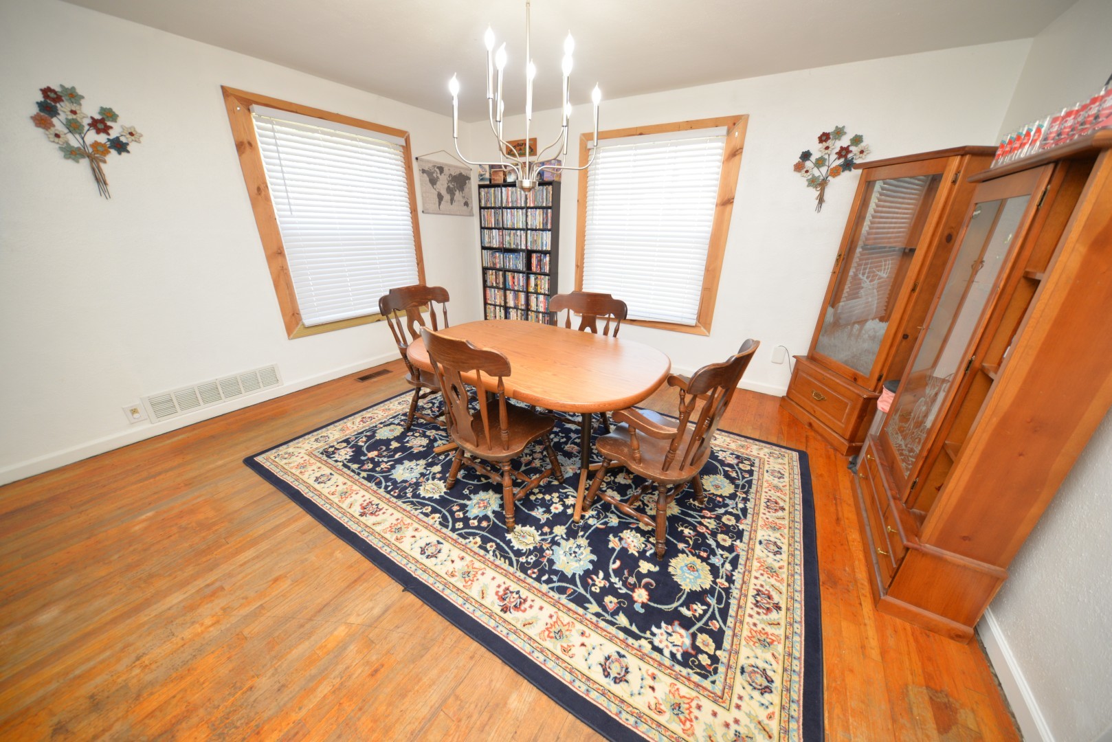 1501 Viola Avenue Property Photo 12