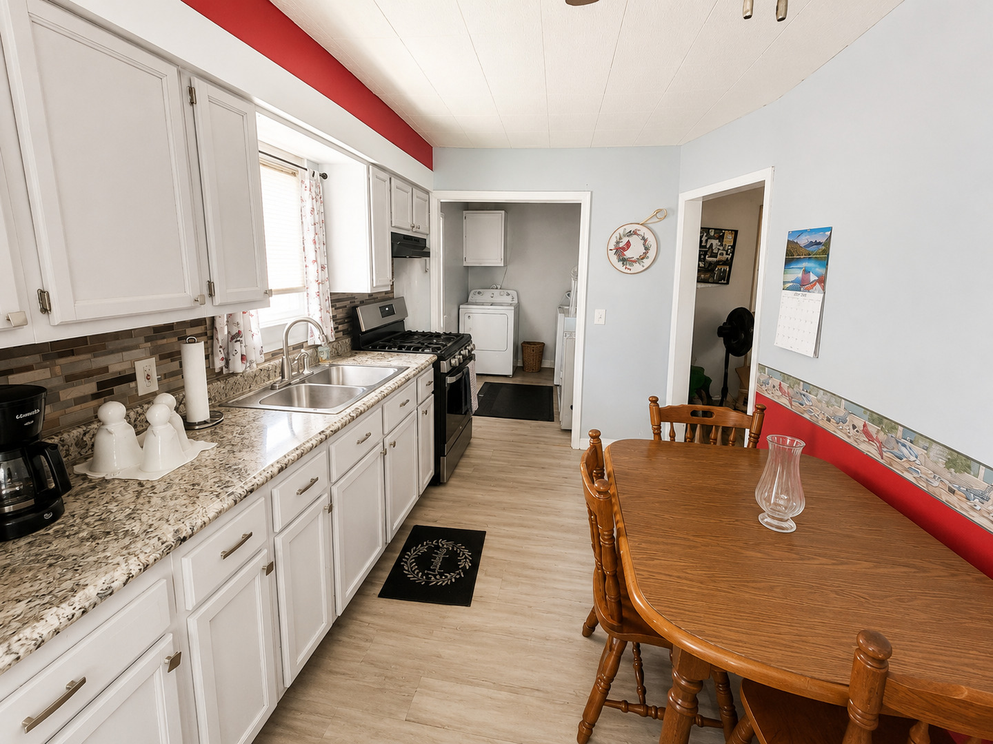 924 Hillwood Circle Property Photo 6