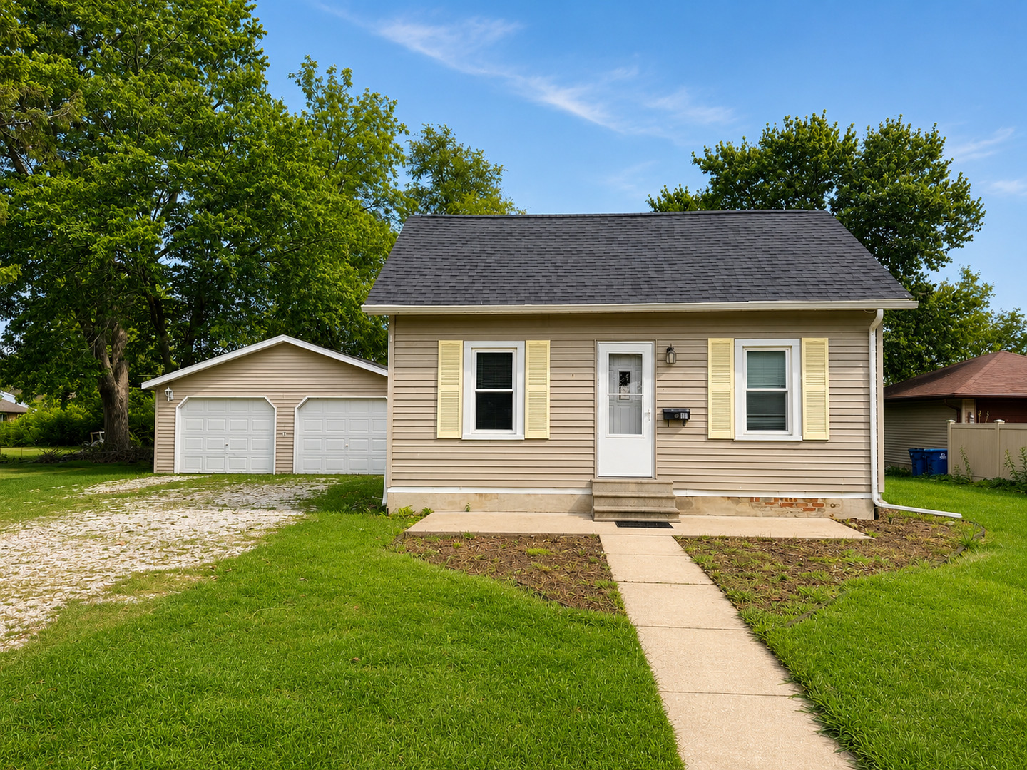 111 Maple Avenue Property Photo 1
