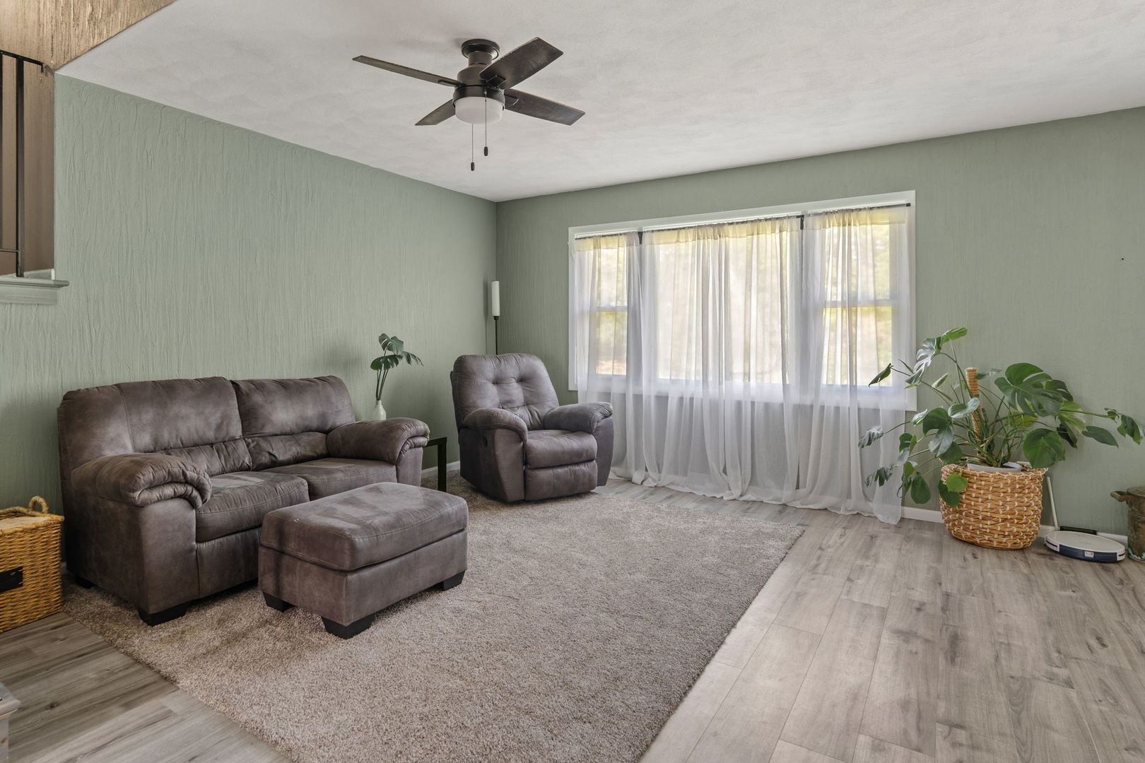 25 Woodcrest Drive Property Photo 3