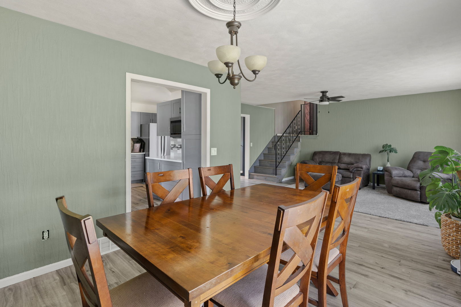 25 Woodcrest Drive Property Photo 8