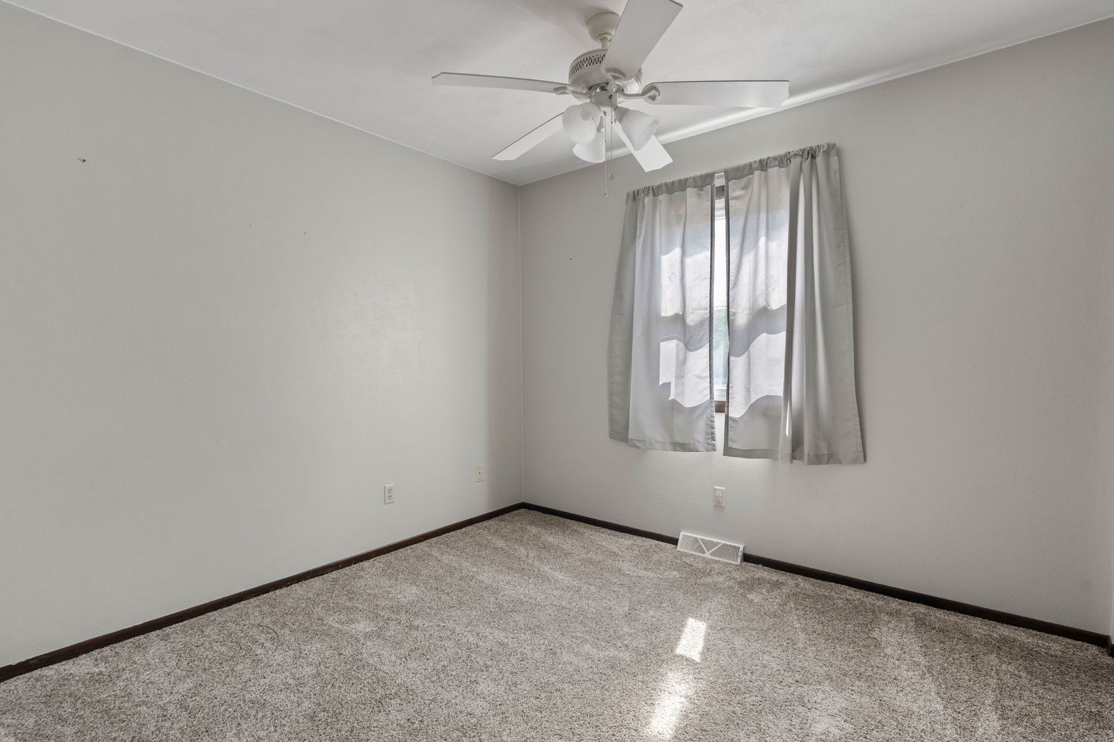 25 Woodcrest Drive Property Photo 17