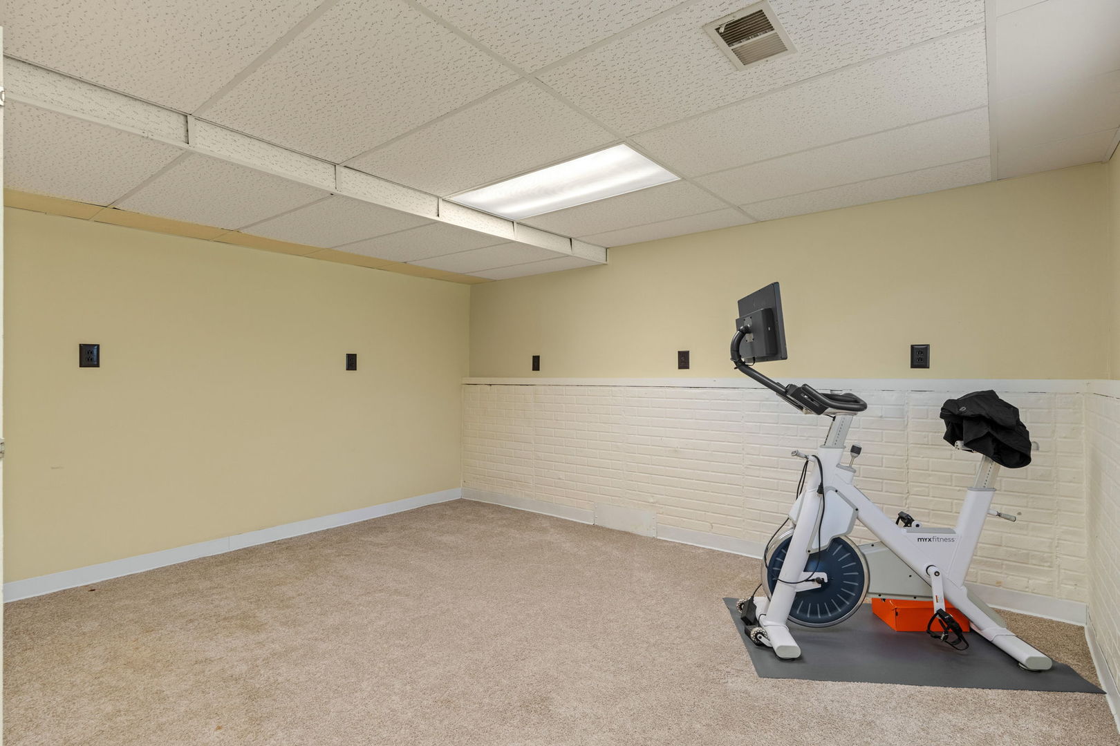 25 Woodcrest Drive Property Photo 24