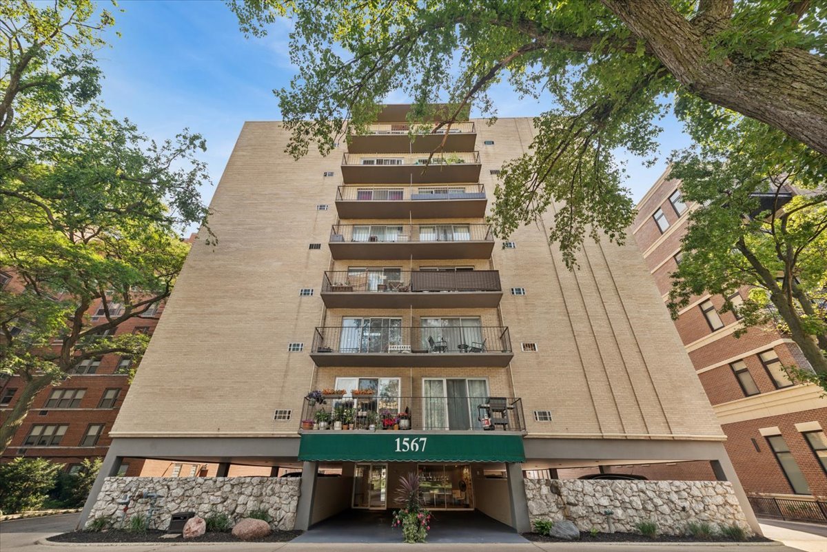 1567 Ridge Avenue 702