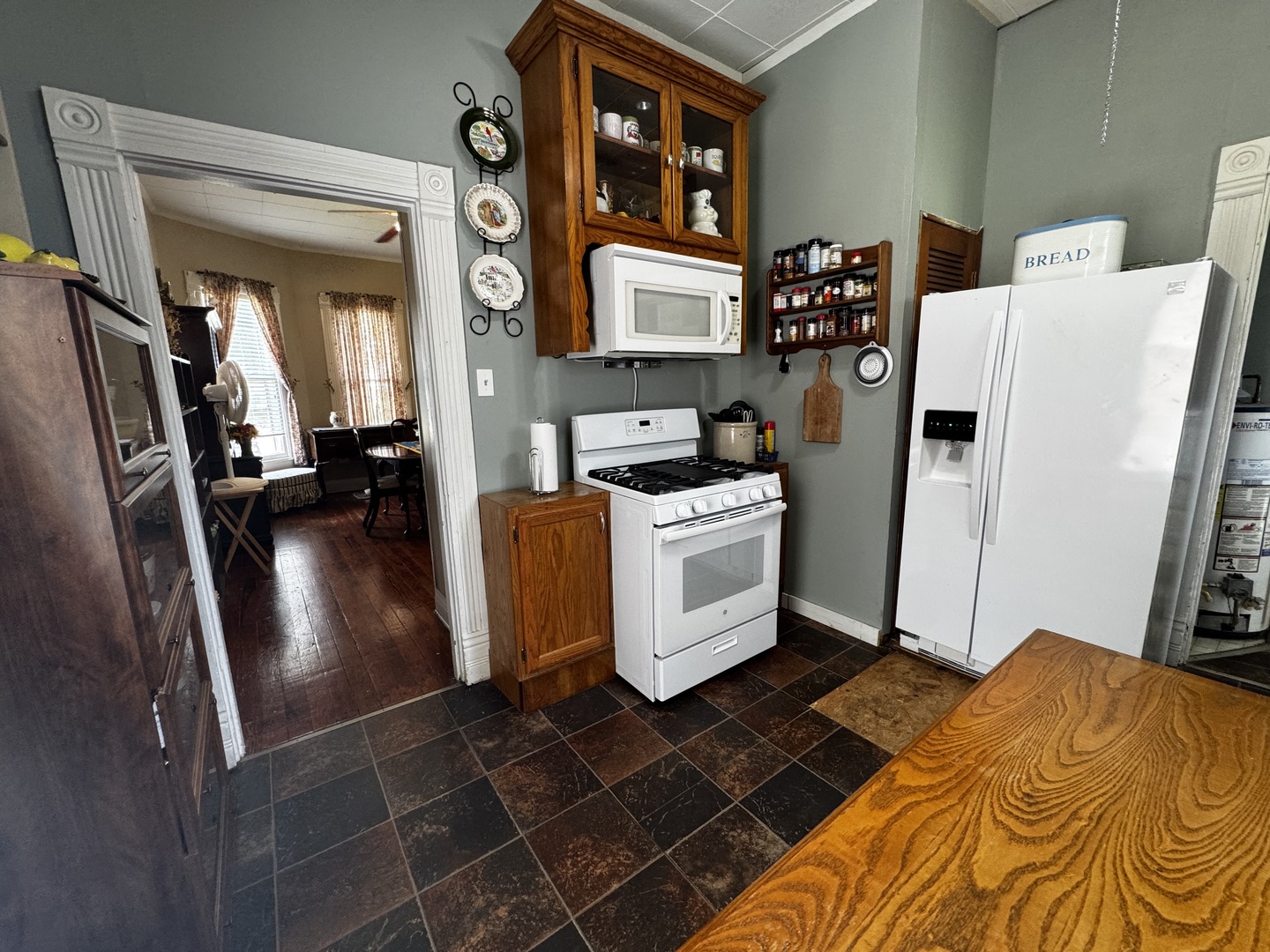 507 W South Street Property Photo 5