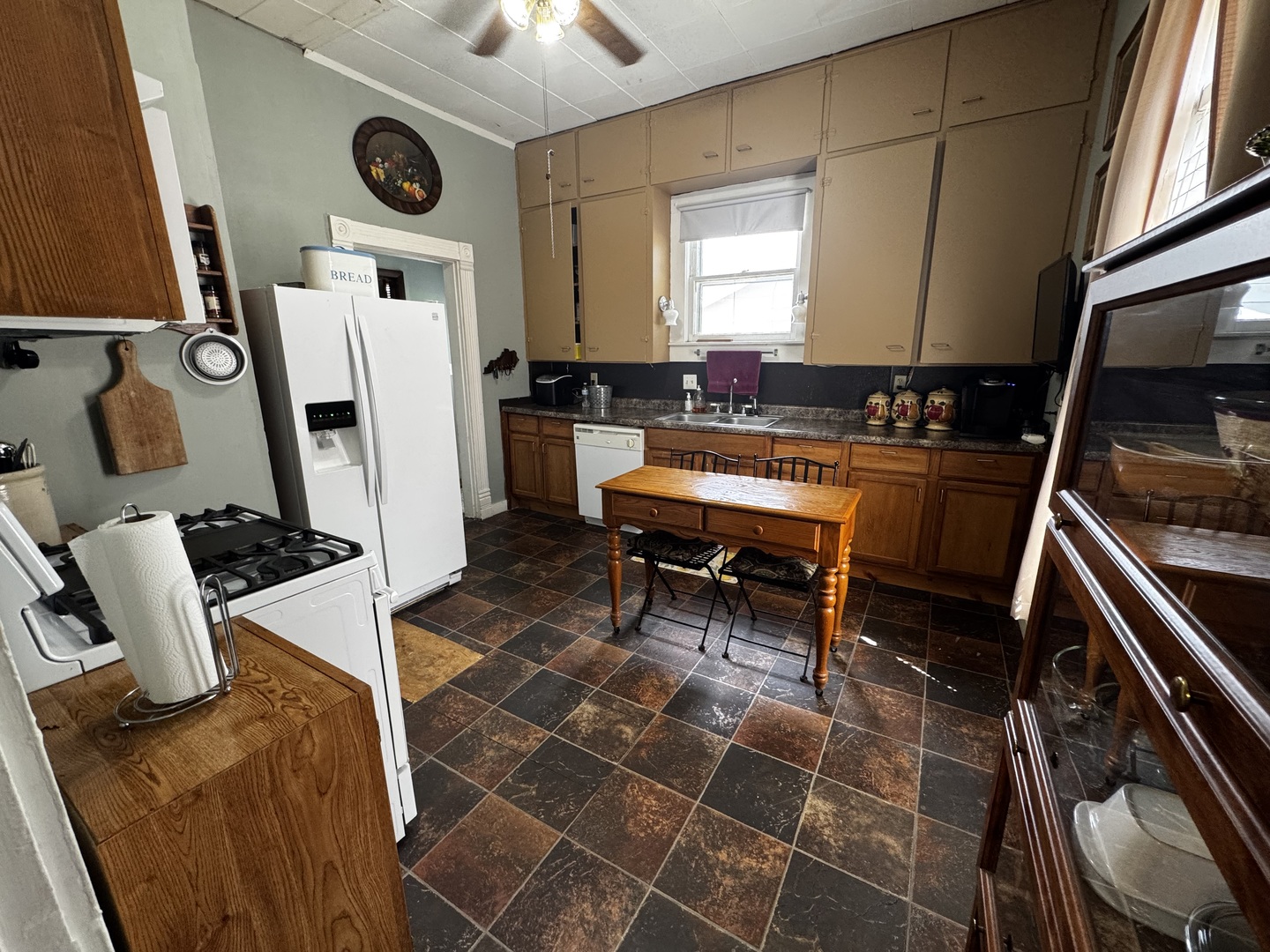 507 W South Street Property Photo 8