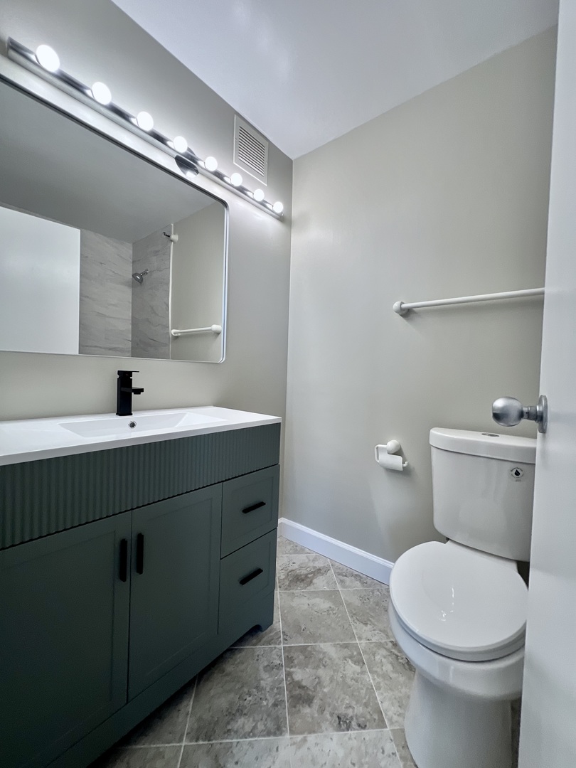 3660 N Lake Shore Drive 2513 Property Photo 20
