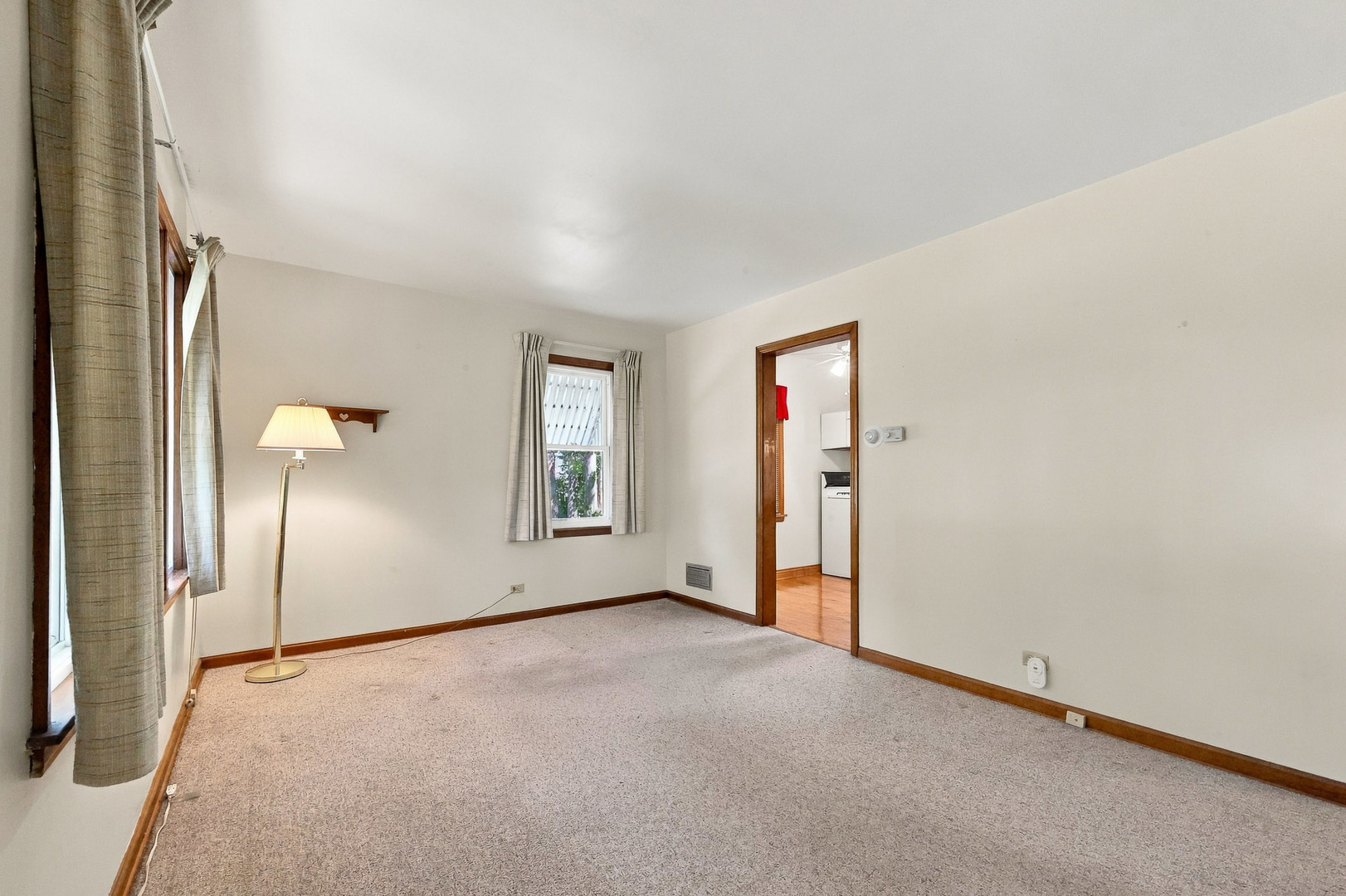 677 Clark Street Property Photo 5