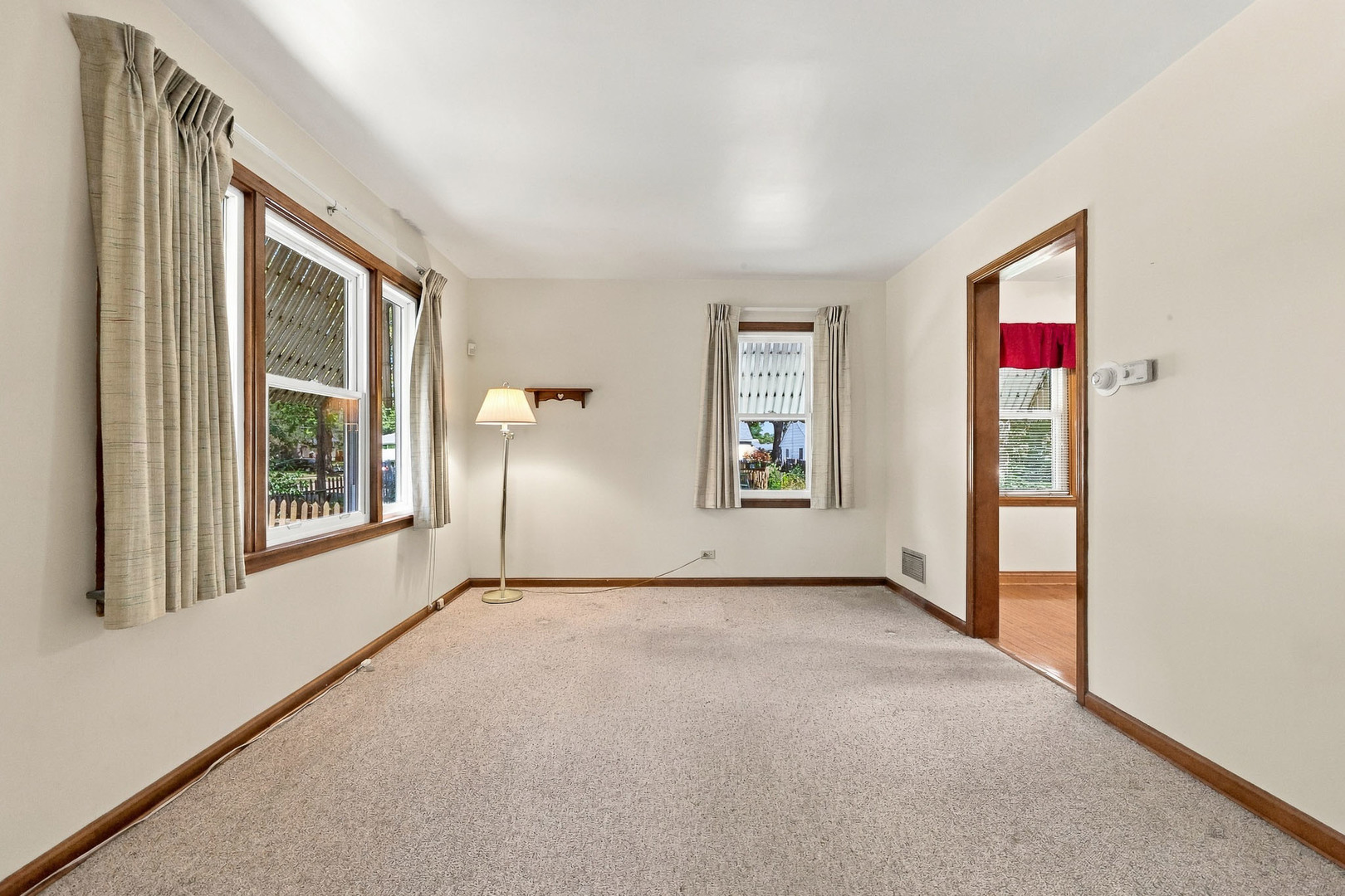 677 Clark Street Property Photo 6
