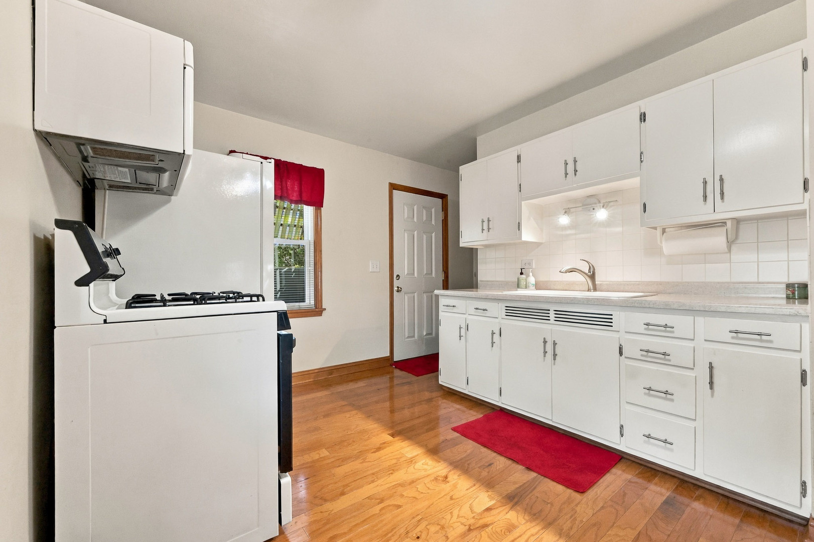 677 Clark Street Property Photo 10