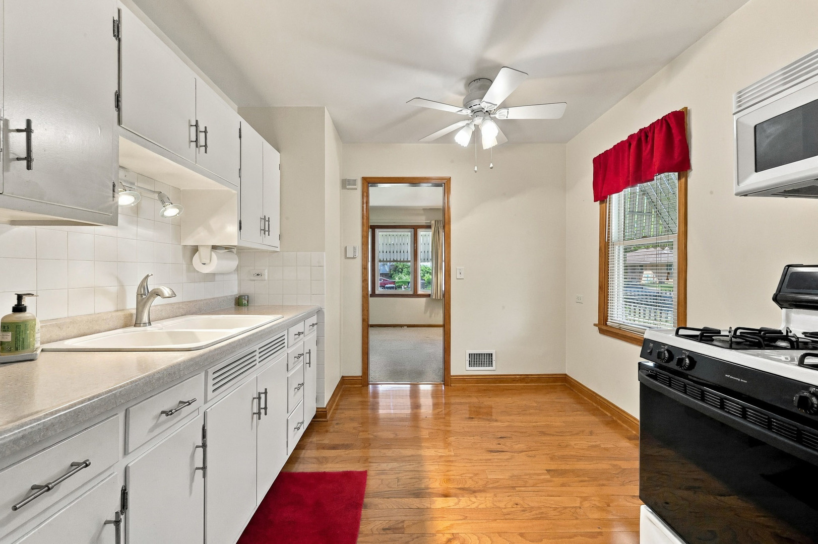 677 Clark Street Property Photo 12