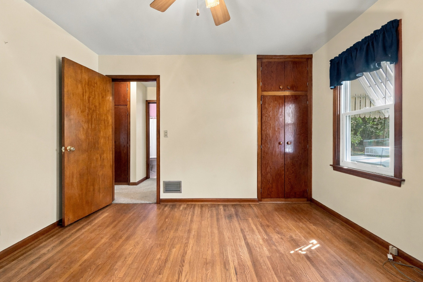 677 Clark Street Property Photo 15