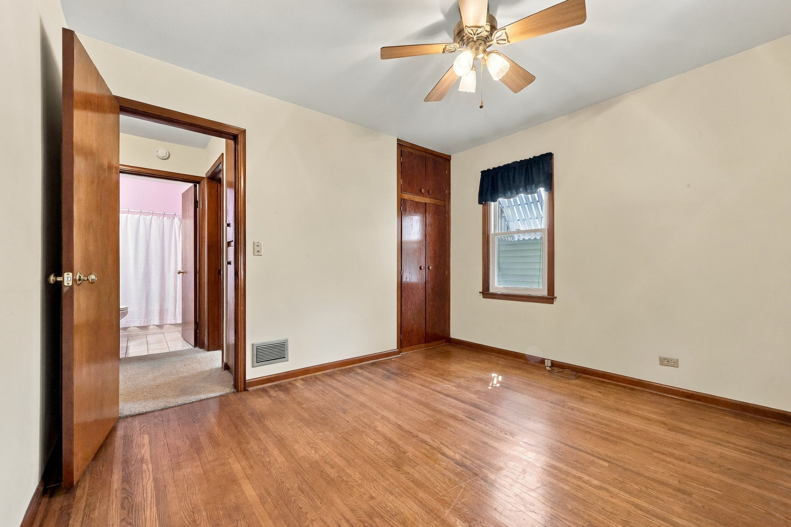 677 Clark Street Property Photo 16