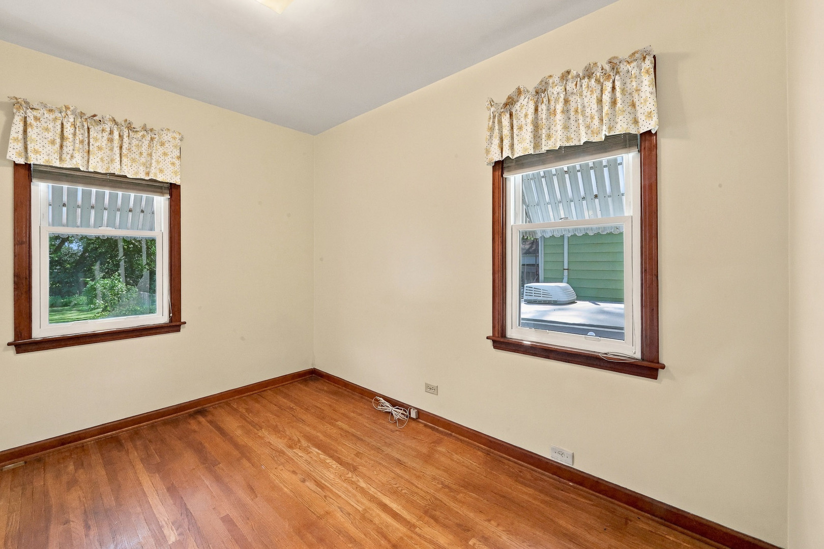 677 Clark Street Property Photo 17