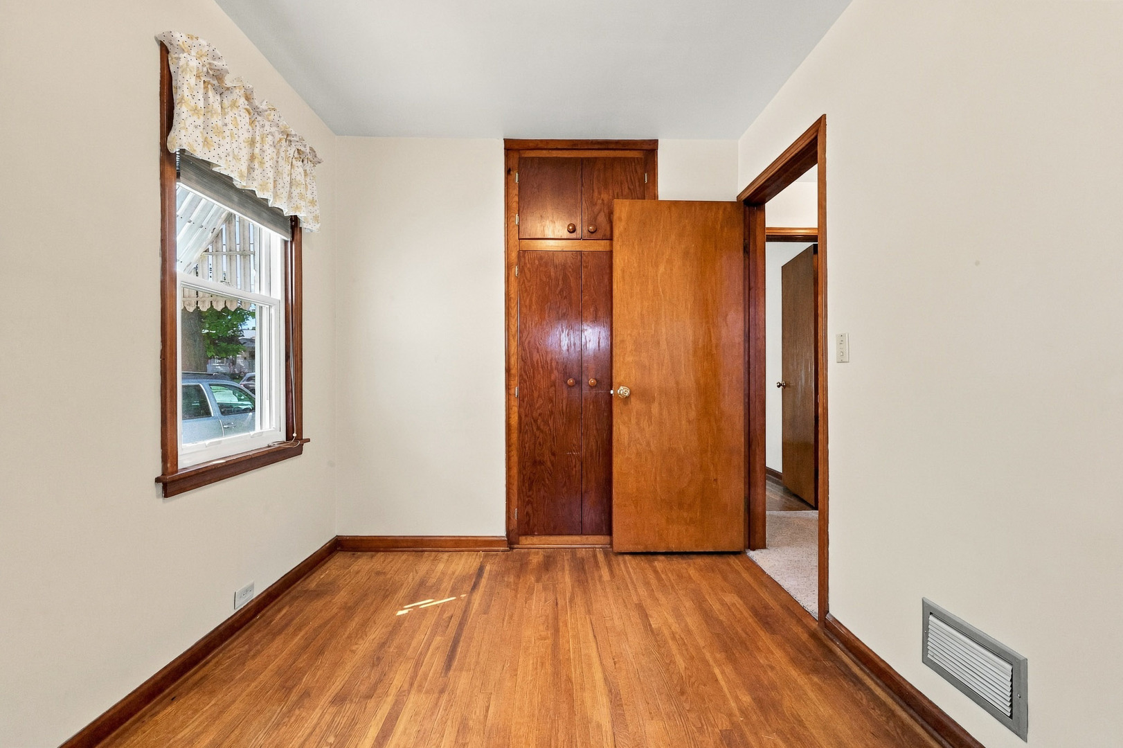 677 Clark Street Property Photo 19