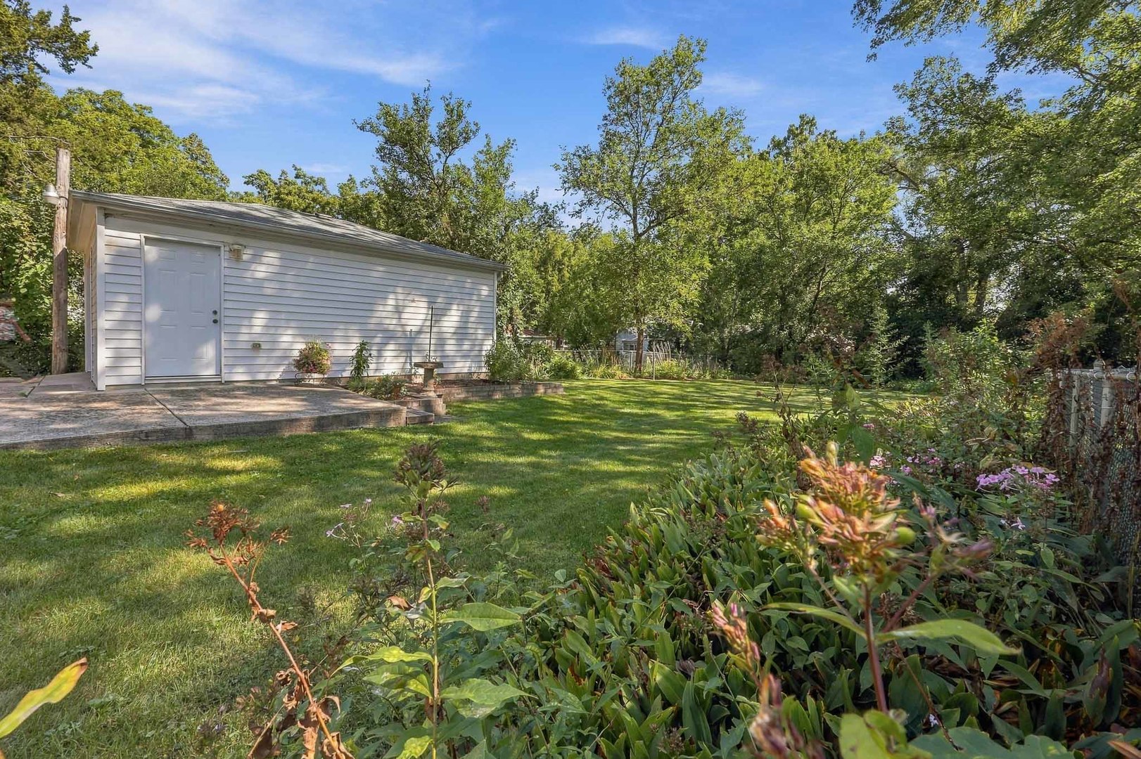 677 Clark Street Property Photo 33