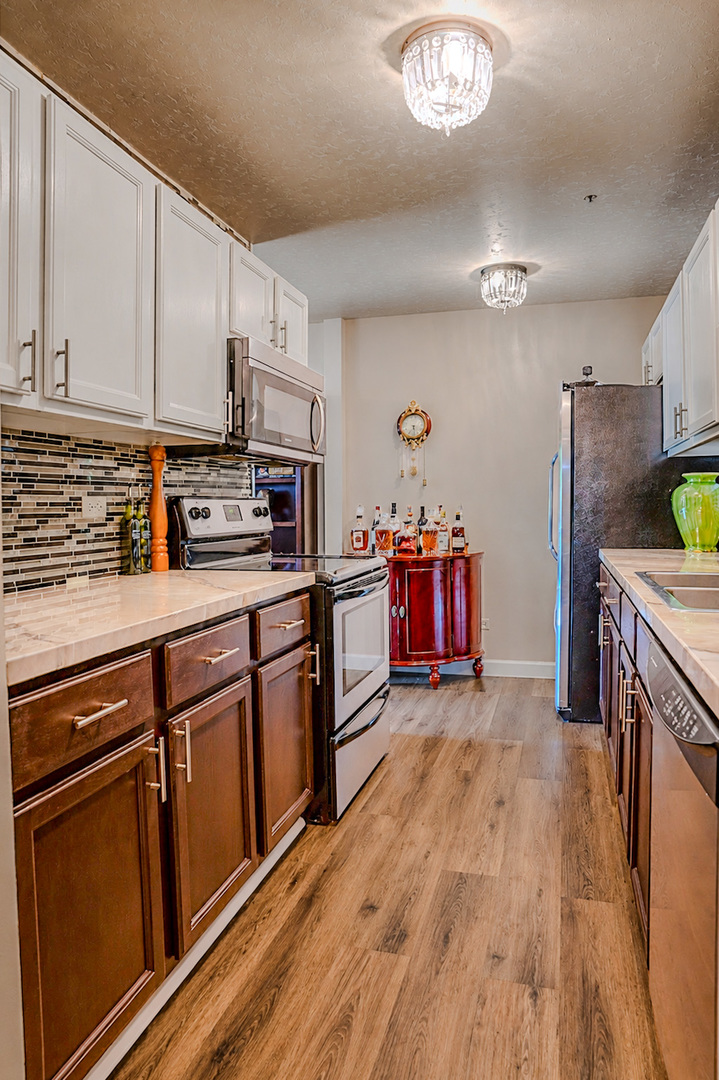 420 S Home Avenue 109n Property Photo 18