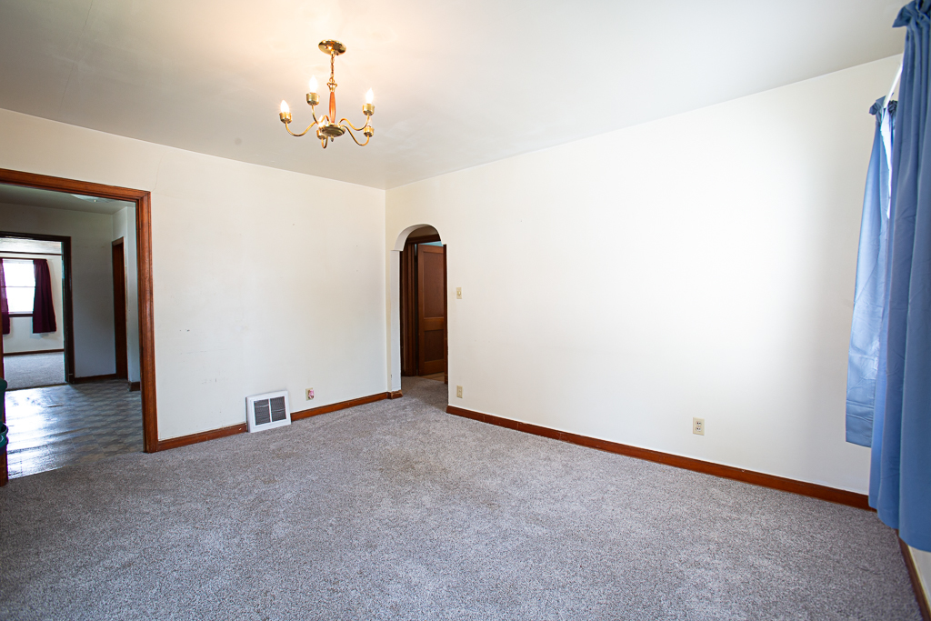 618 Maple Street Property Photo 4