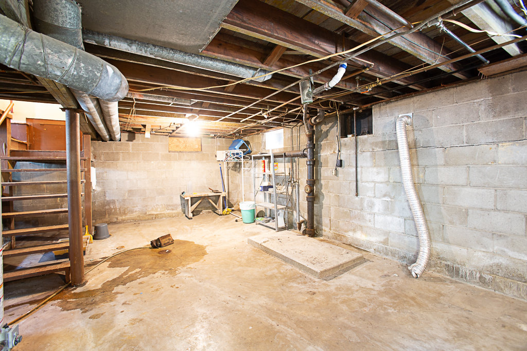618 Maple Street Property Photo 16