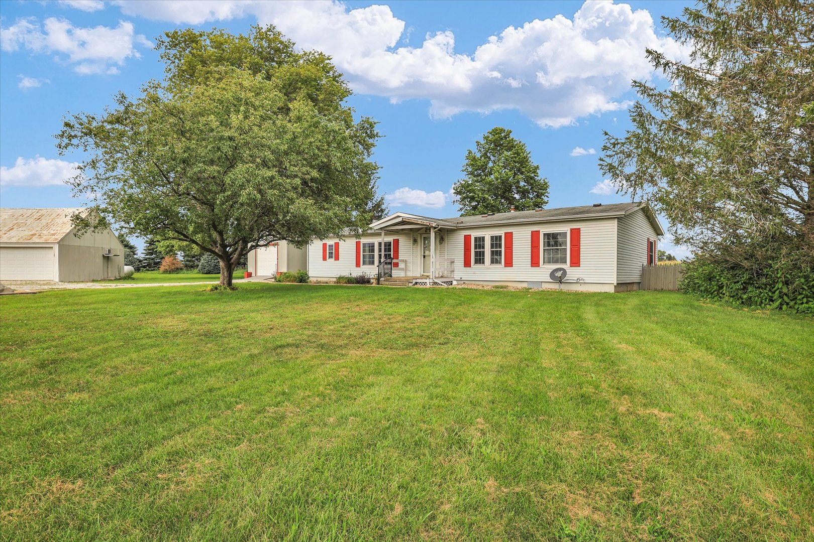 425 County Road 1575 Property Photo 1