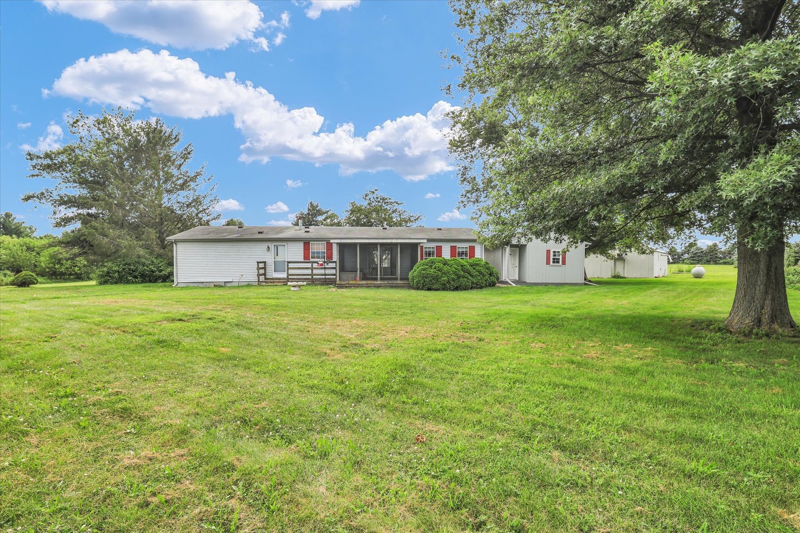 425 County Road 1575 Property Photo 44