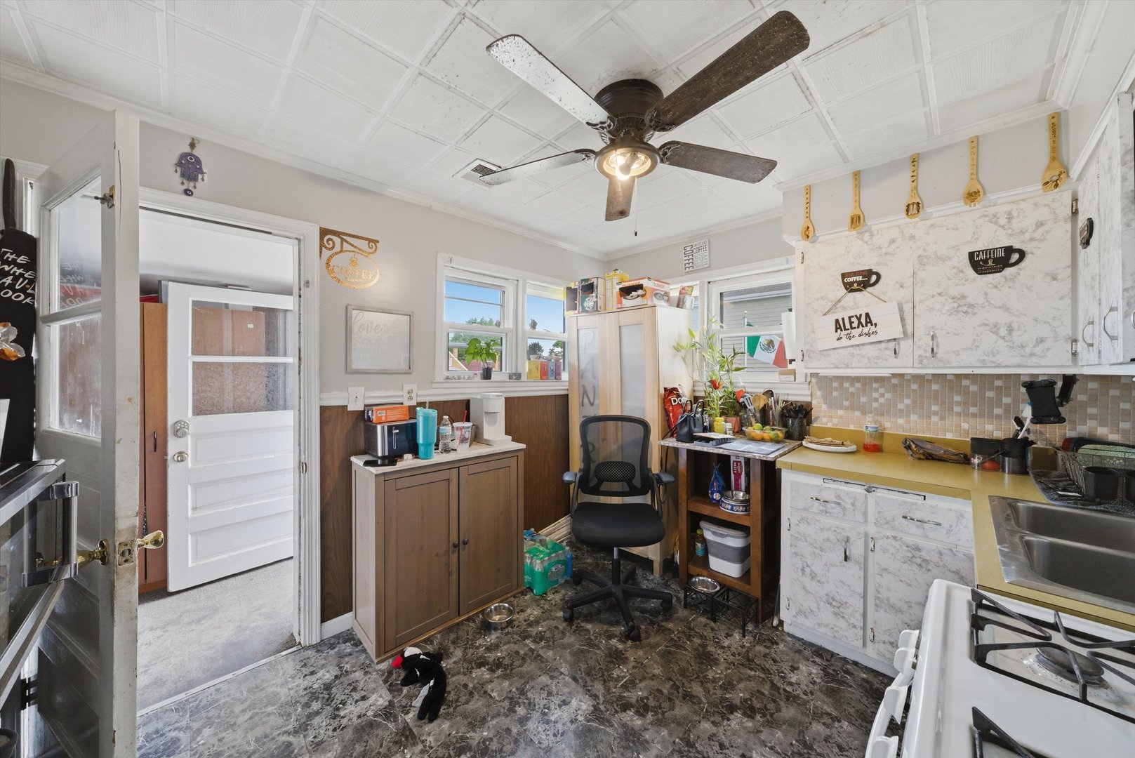 3607 S 55th Court Property Photo 8