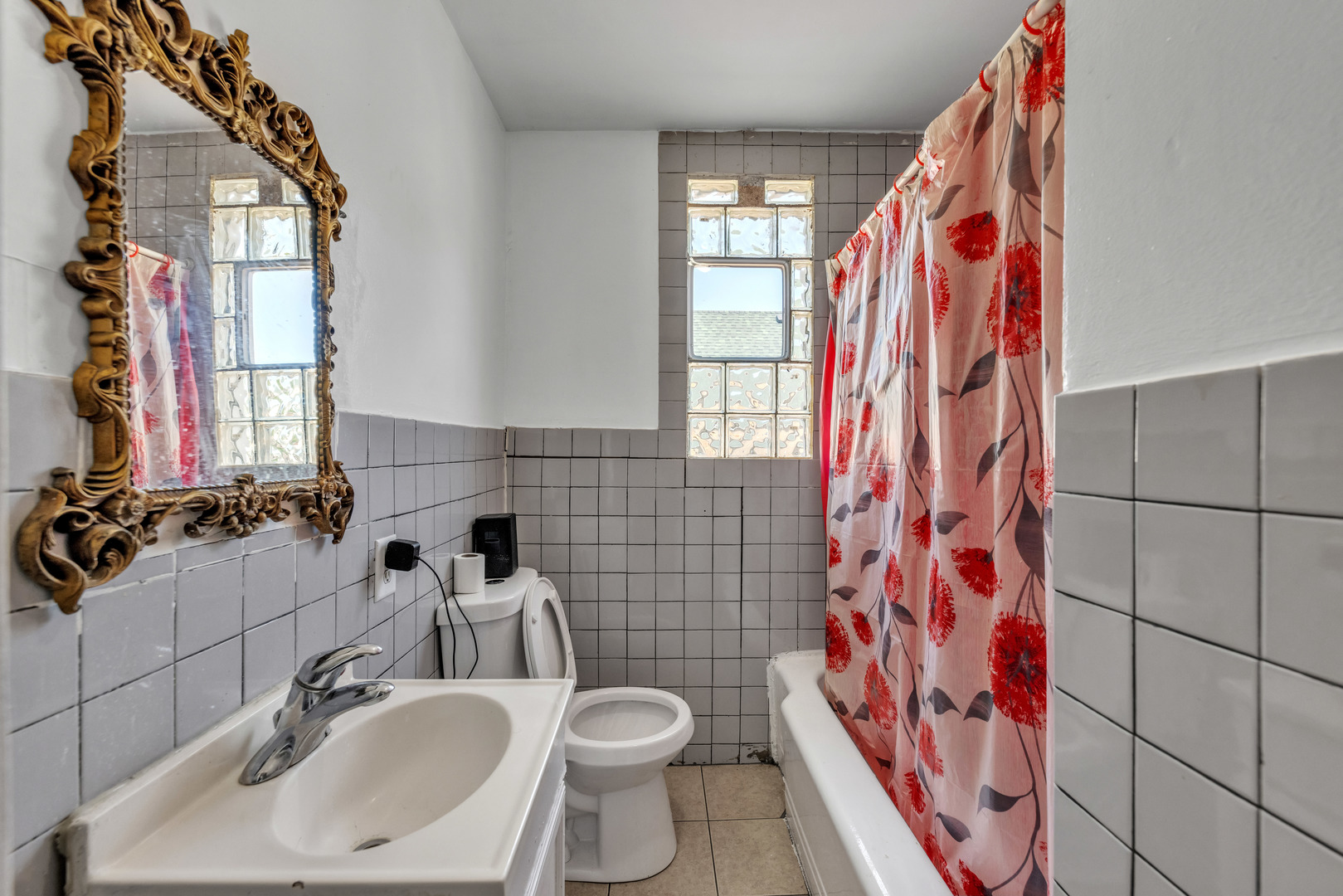 3031 S Central Park Avenue Property Photo 6