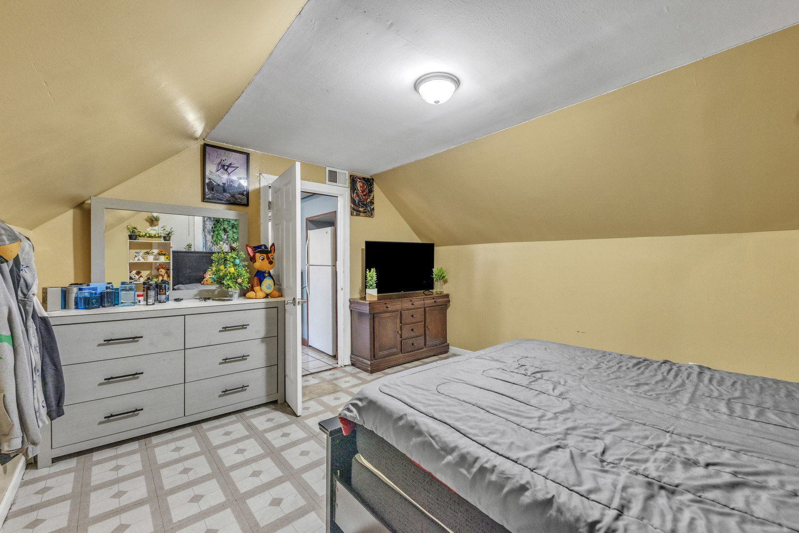 3031 S Central Park Avenue Property Photo 10
