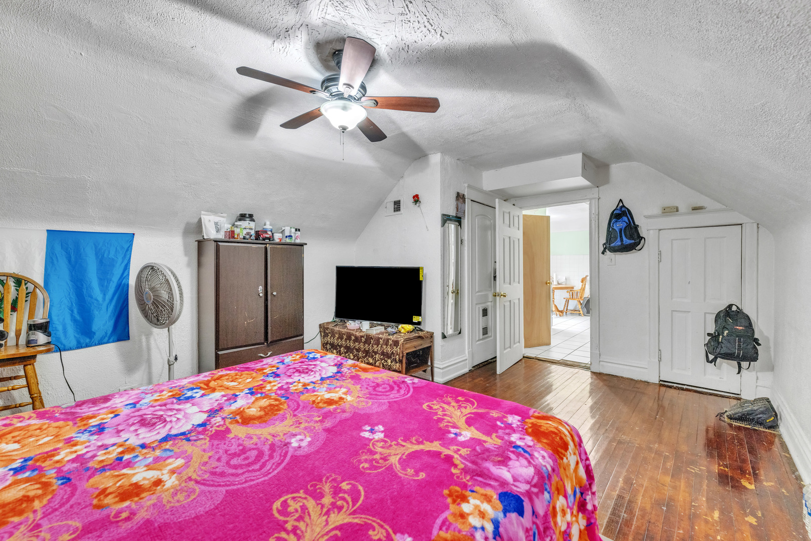 3031 S Central Park Avenue Property Photo 18
