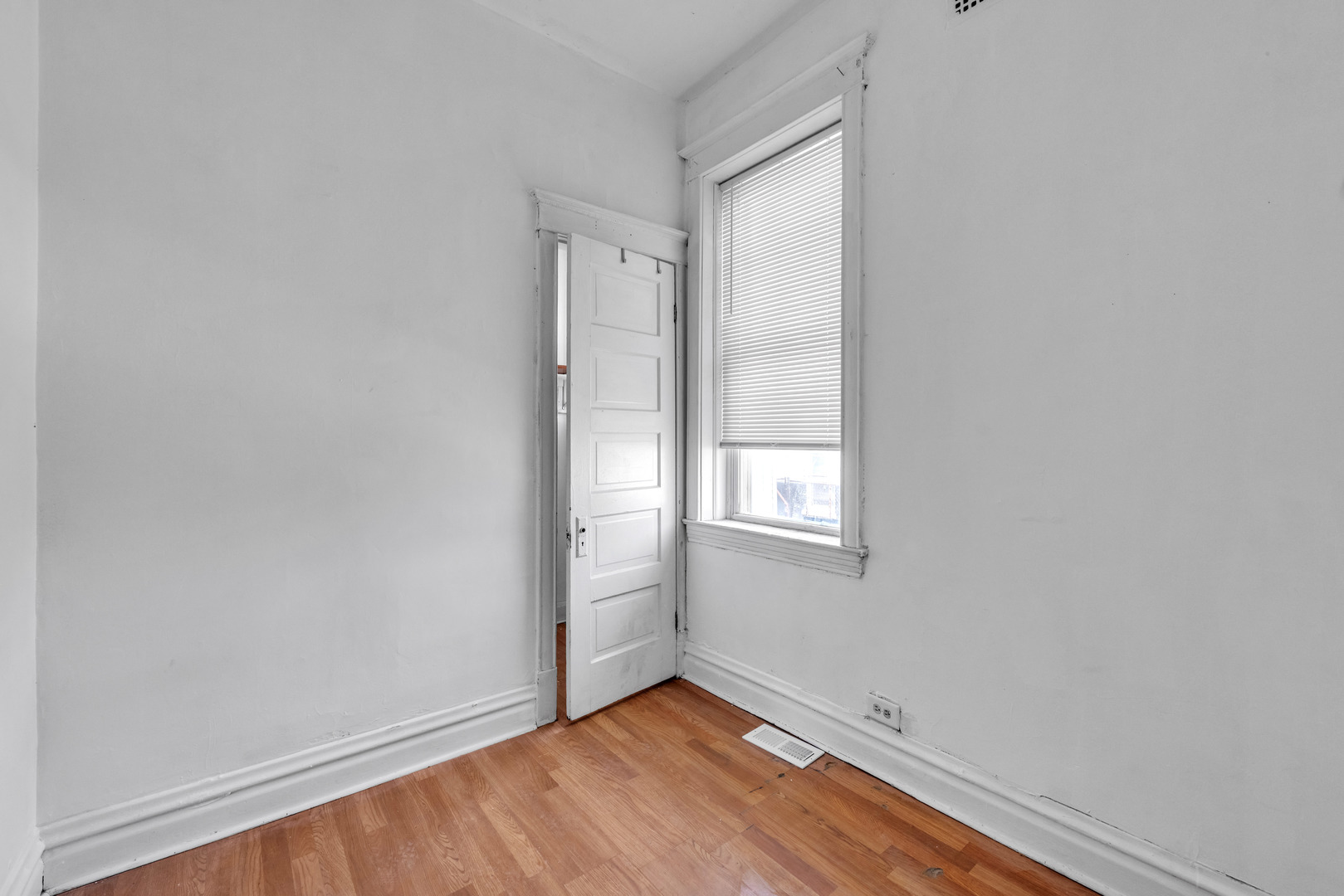 3031 S Central Park Avenue Property Photo 31
