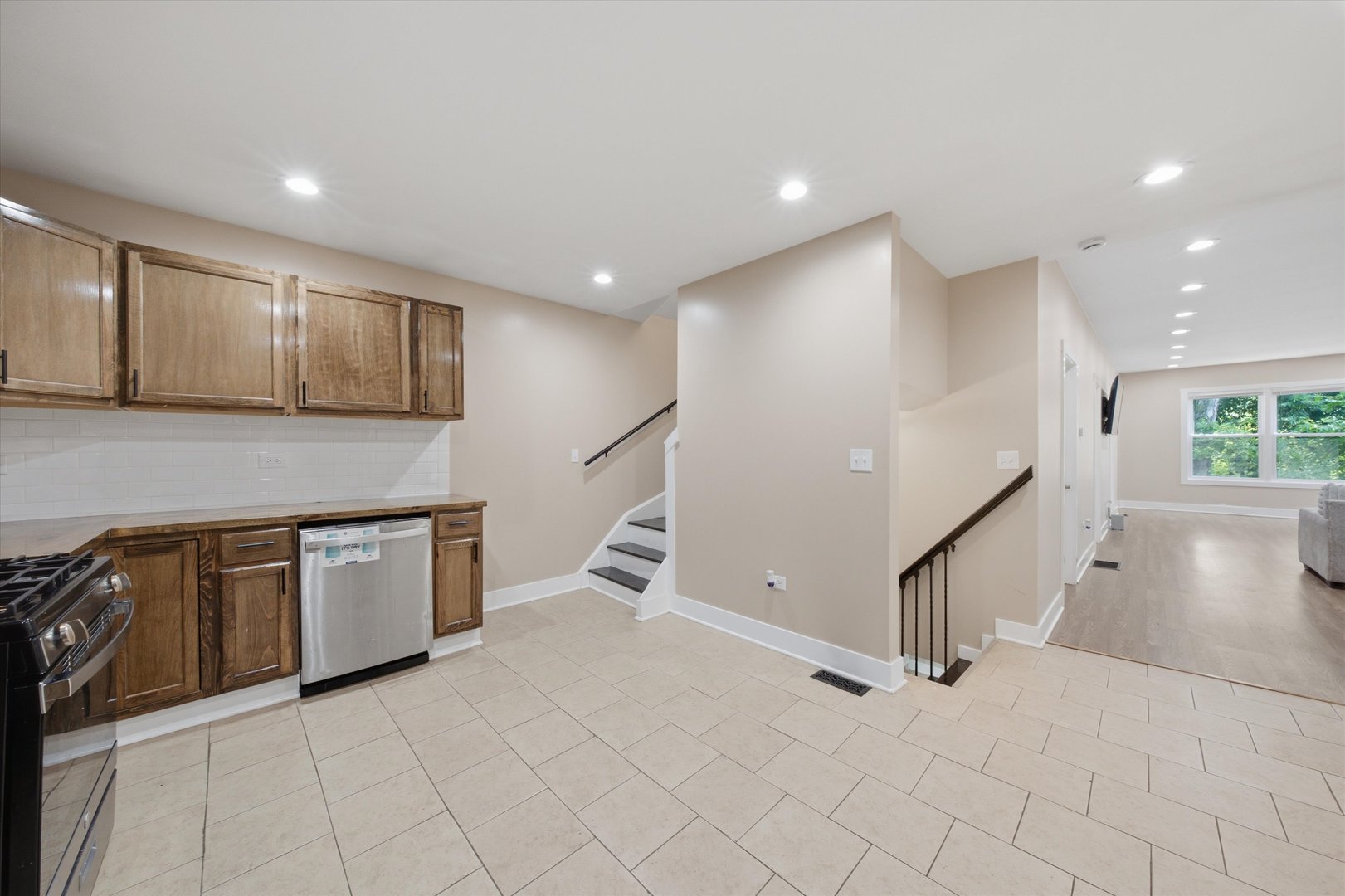 12206 S Union Avenue Property Photo 5