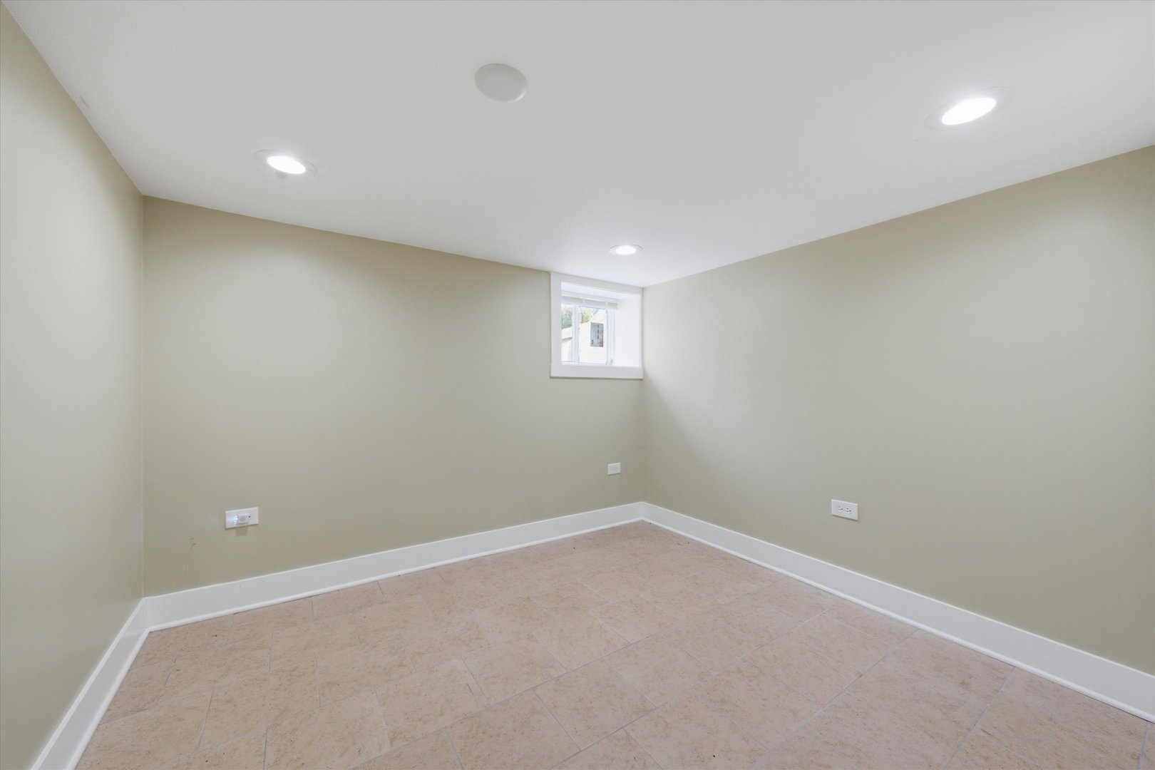 12206 S Union Avenue Property Photo 10