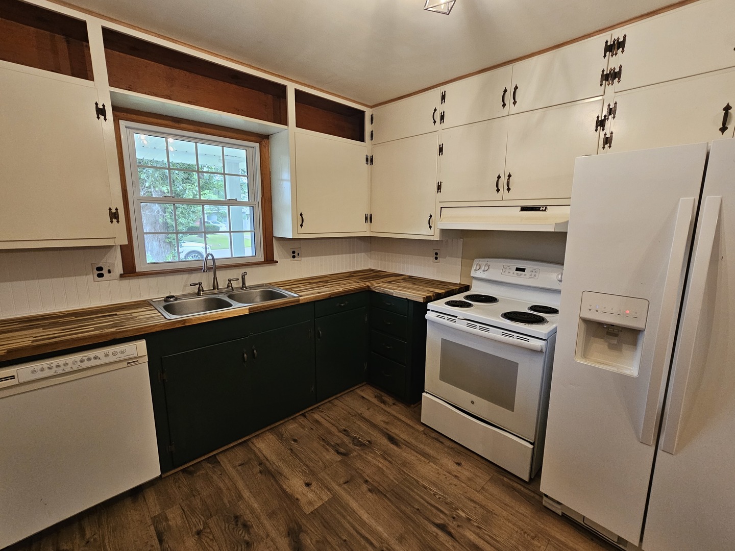 210 Dorris Drive Property Photo 7