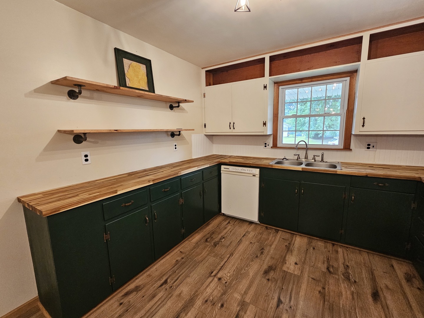 210 Dorris Drive Property Photo 8
