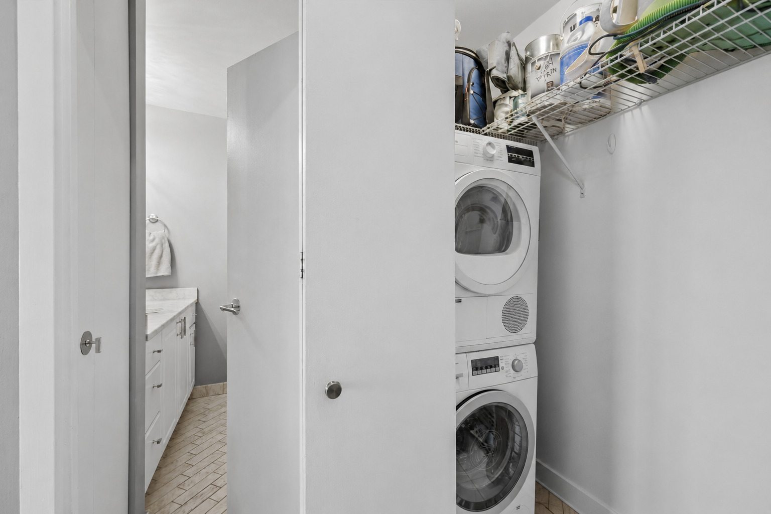 111 E Chestnut Street 47f Property Photo 16