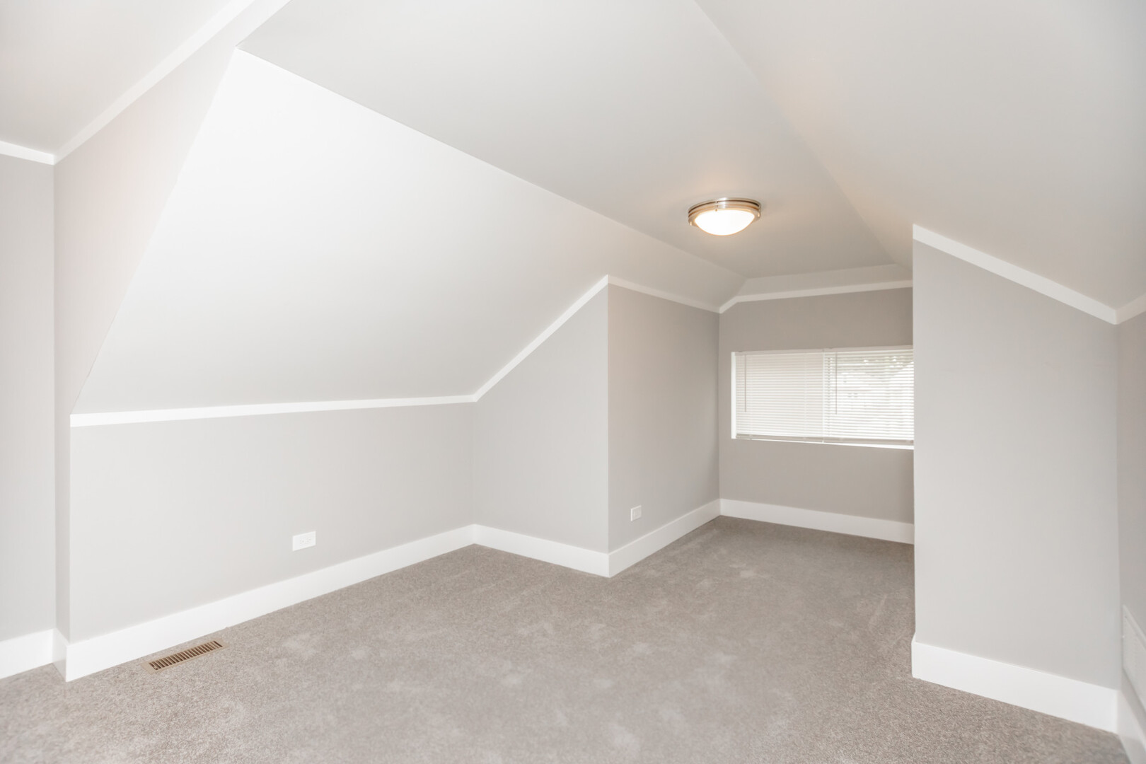8419 S Morgan Street Property Photo 13