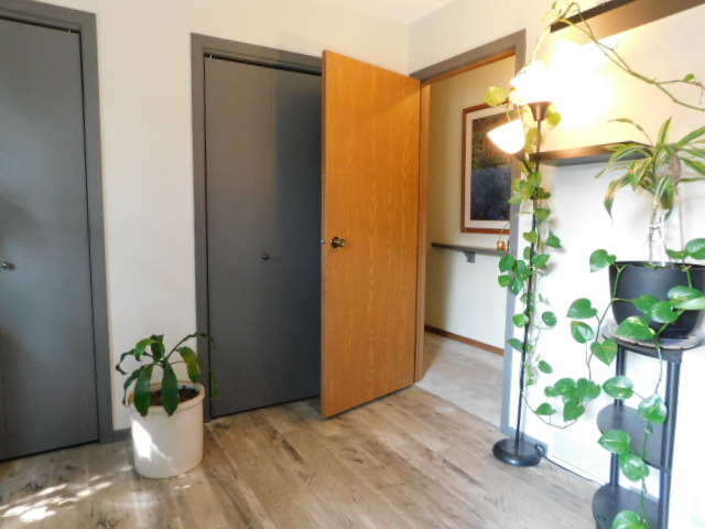 12710382 Property Photo 23