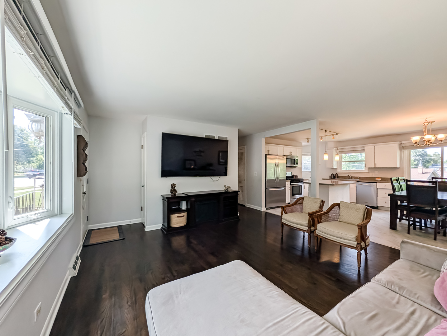 1005 E Irving Park Road Property Photo 8